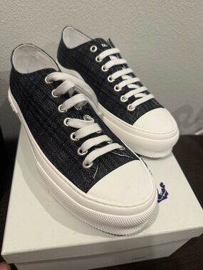 Brand new Burberry denim Canvas Low-Top Sneakers with White Soles size 43 us 10
